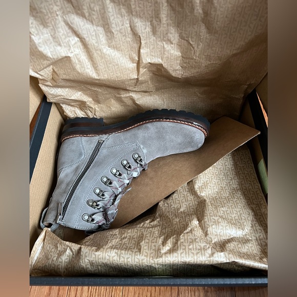 NIB Frye Ella Hiker Boot Cement 7.5 - Picture 11 of 12